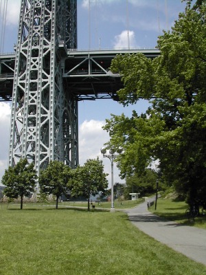 path goes under the GWB